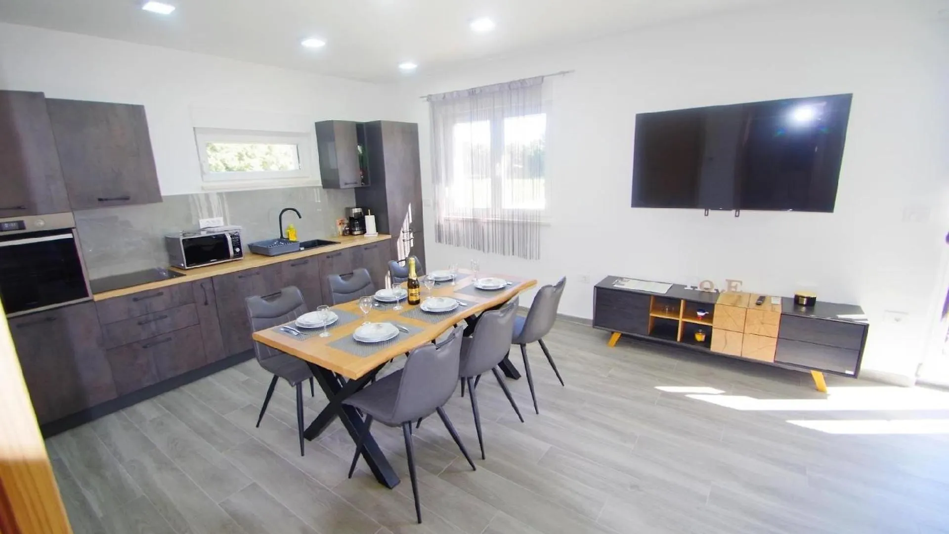 Ferienhaus Mit Privatpool Fuer 7 Personen Ca 120 M In Sisan, Istrien Medulin Und Umgebung 0*, Sisan Croatia