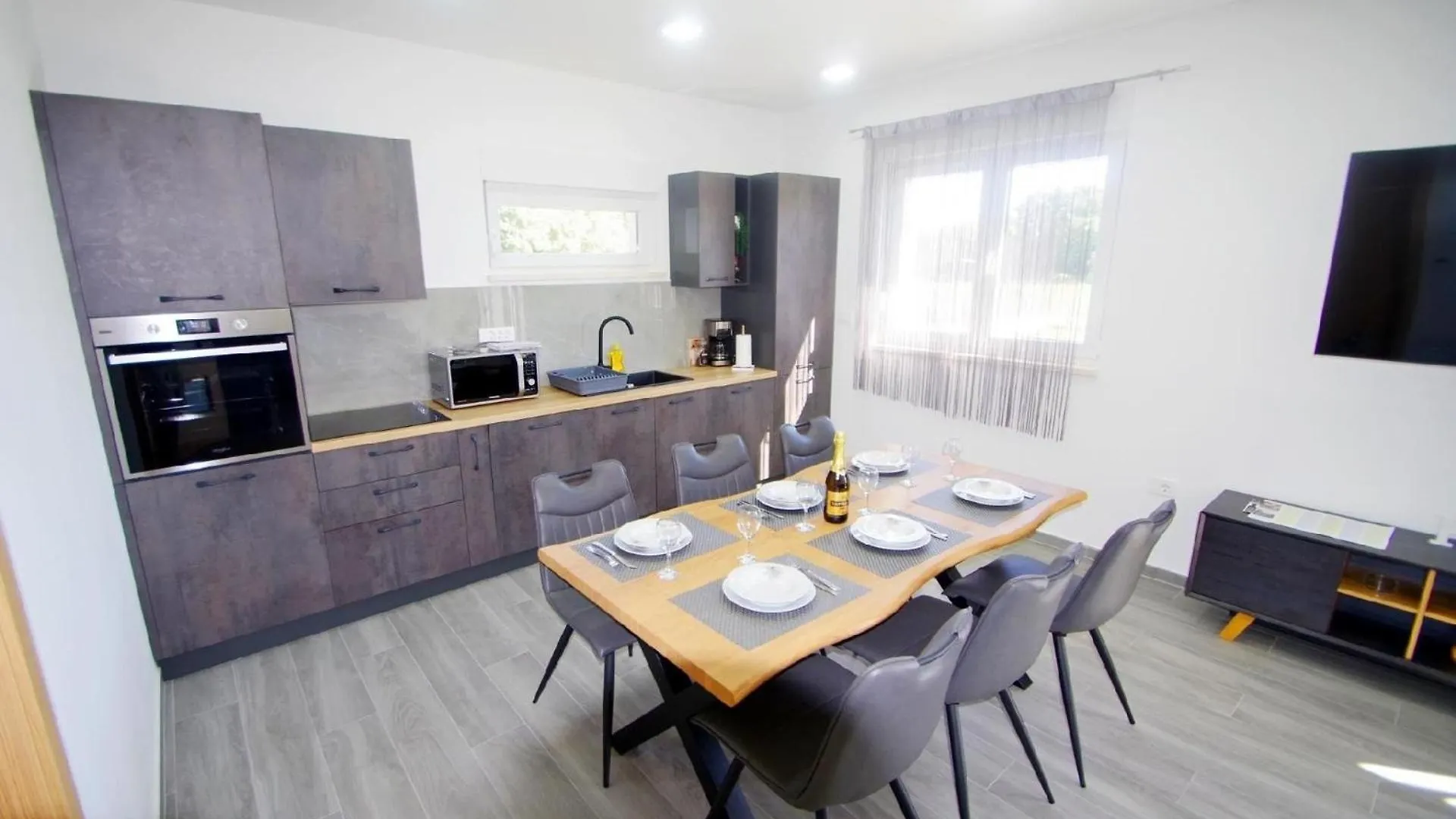 Ferienhaus Mit Privatpool Fuer 7 Personen Ca 120 M In Sisan, Istrien Medulin Und Umgebung Holiday home Sisan